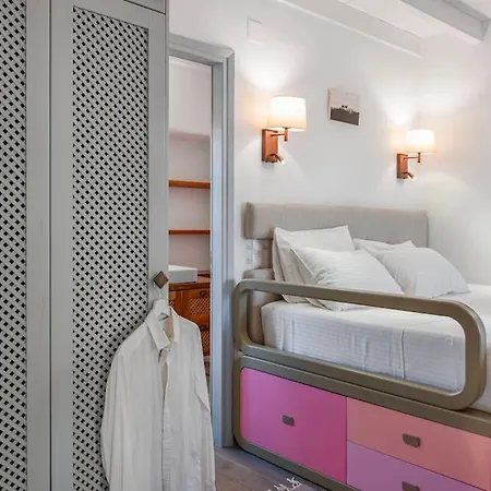 Sea & Sunset View Chora With Private Jacuzzi Πάτμος