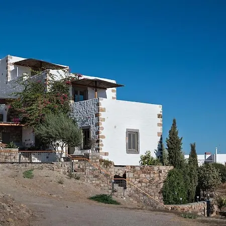 Sea & Sunset View Chora With Private Jacuzzi Semesterbostad