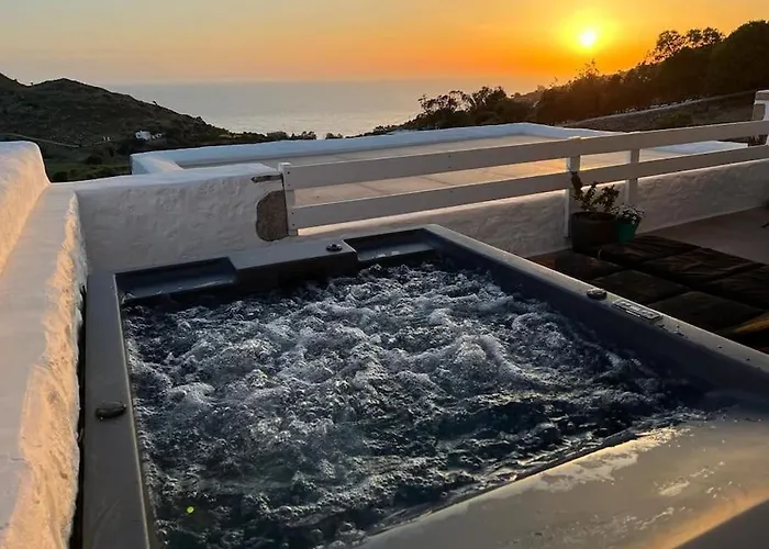 Sea & Sunset View Chora With Private Jacuzzi Tatil Evi